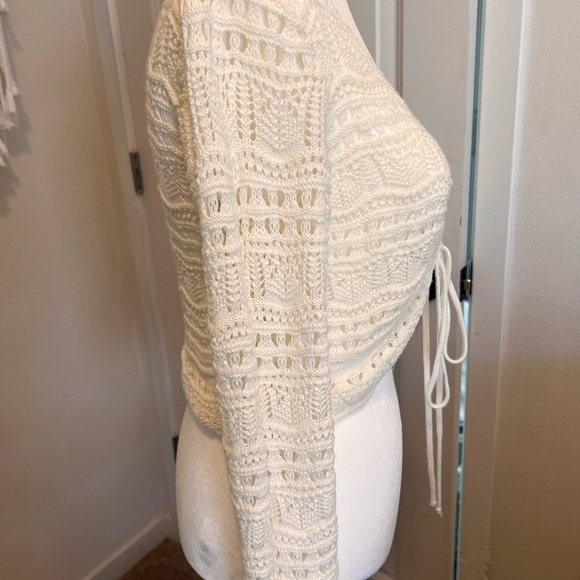 Knit beachy crop top, Size S. Cinch-front - Picture 6 of 7